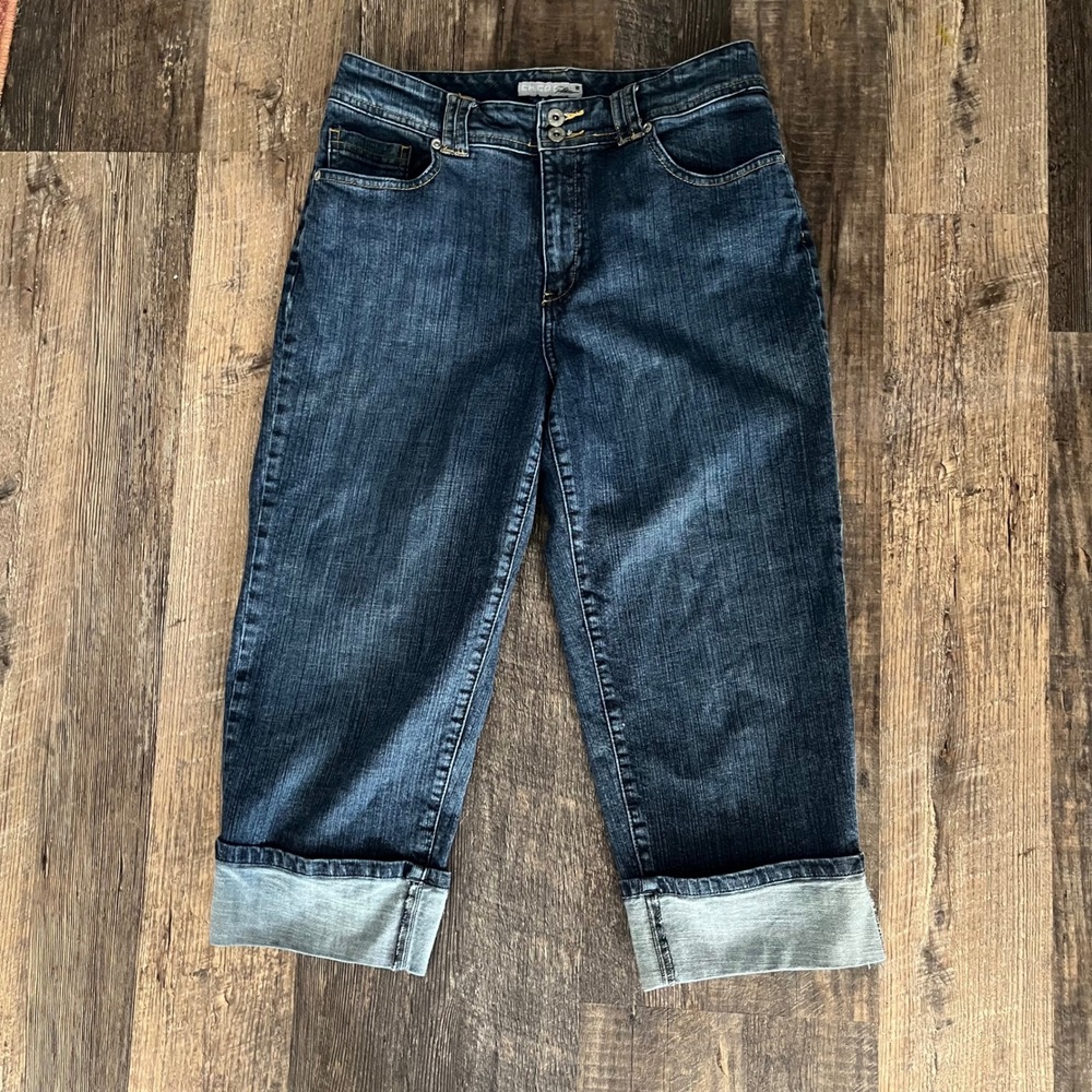 Chico's Platinum Denim Capri Jeans Cuffed Dark Wash Stretch Women's Size 2‎